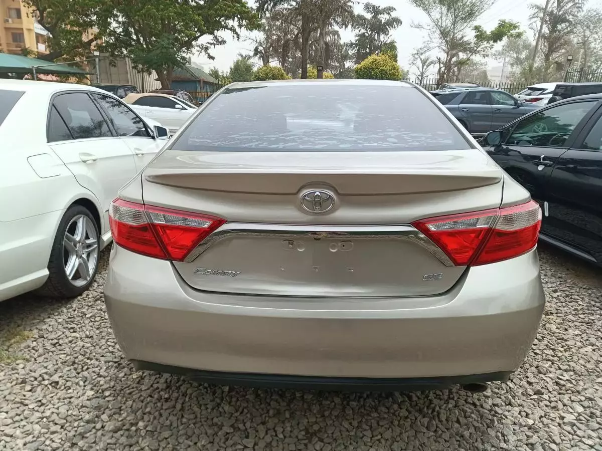 Toyota Camry   - 2015