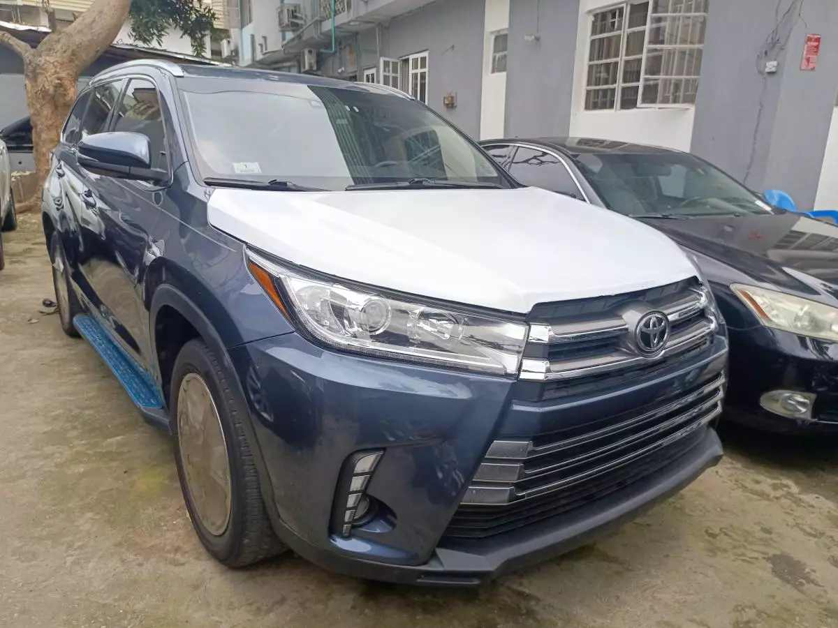 Toyota Highlander   - 2015