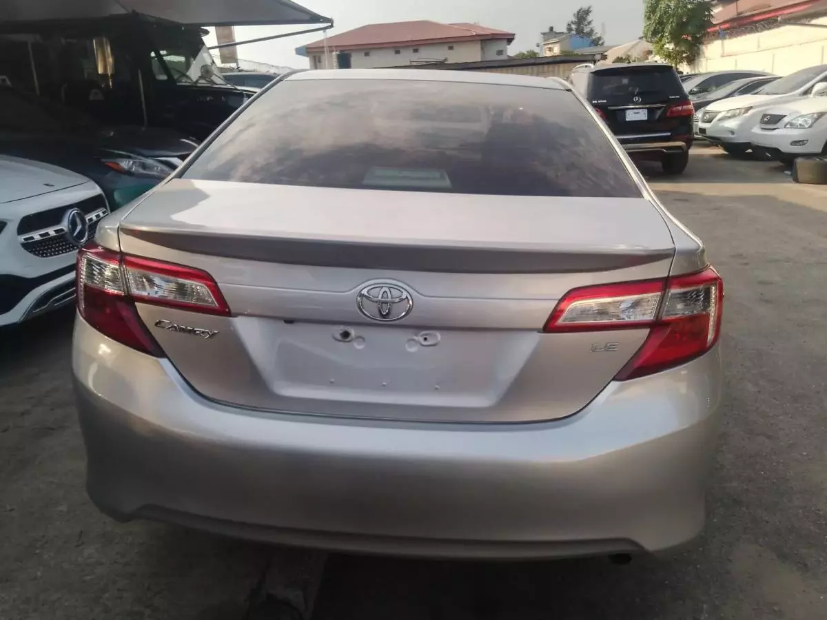 Toyota Camry   - 2014