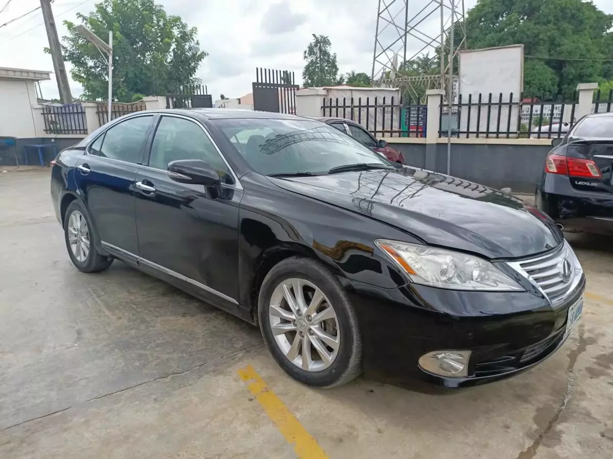 Lexus ES 350   - 2012