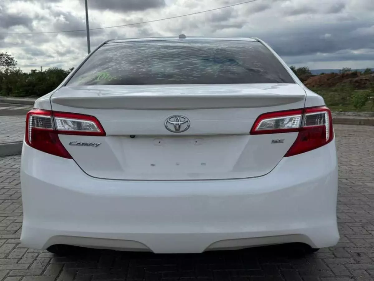 Toyota Camry   - 2013