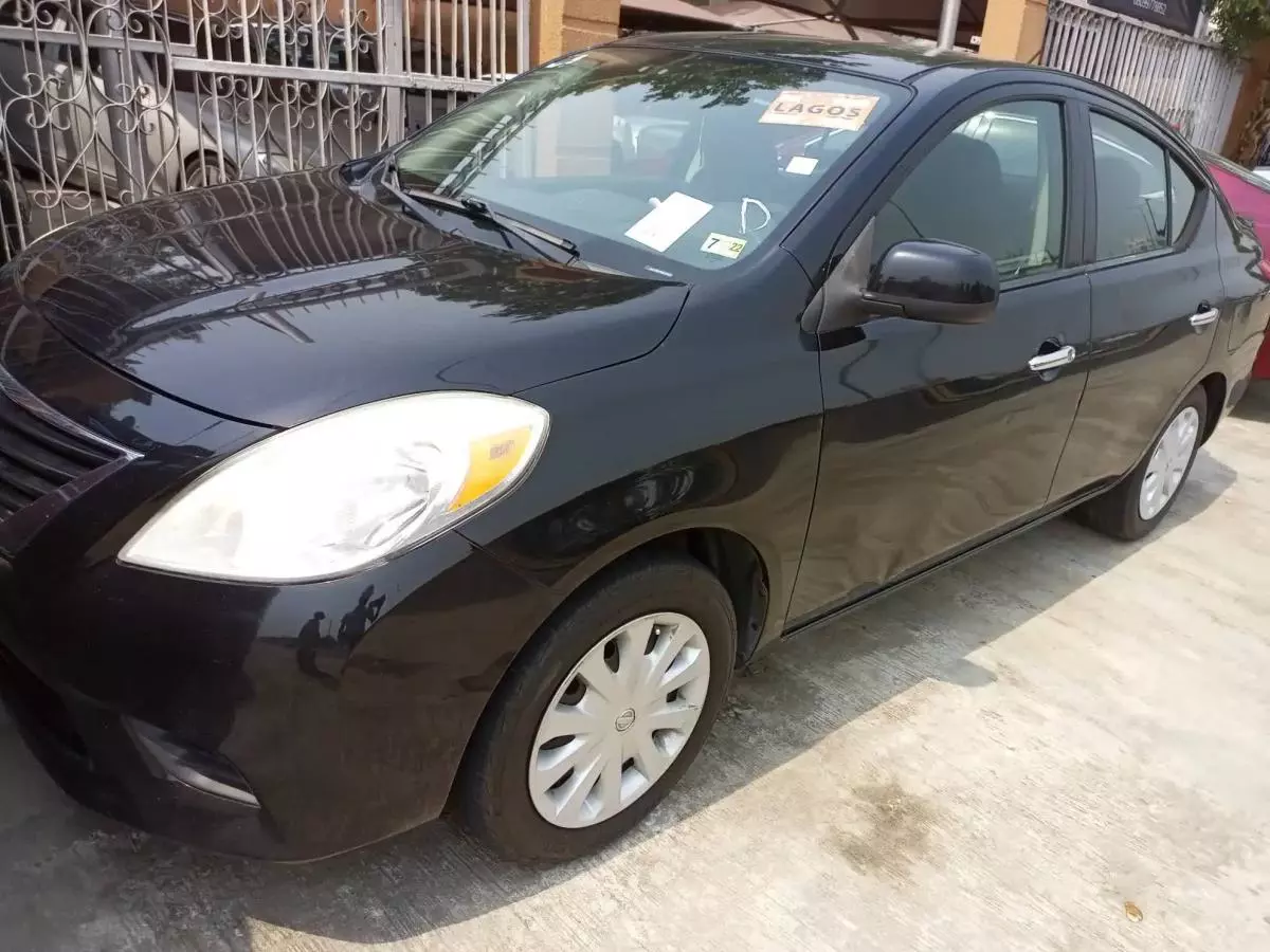 Nissan Versa   - 2014