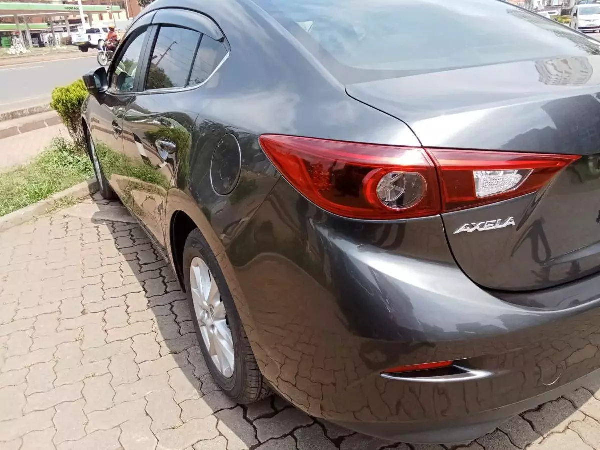 Mazda Axela    - 2016