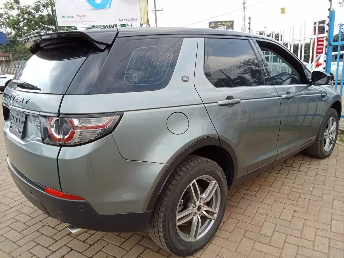 Land Rover Discovery Sport   - 2015