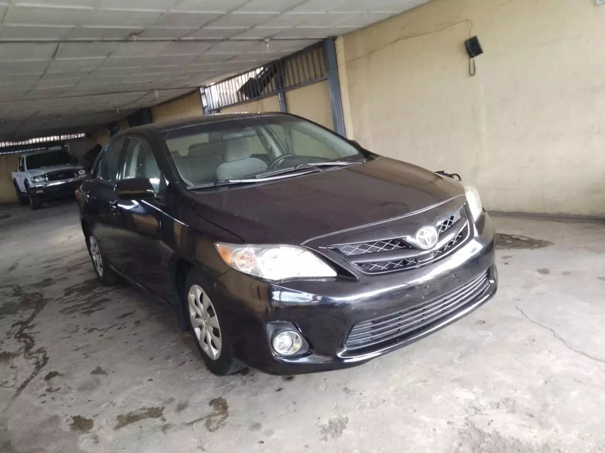 Toyota Corolla   - 2011