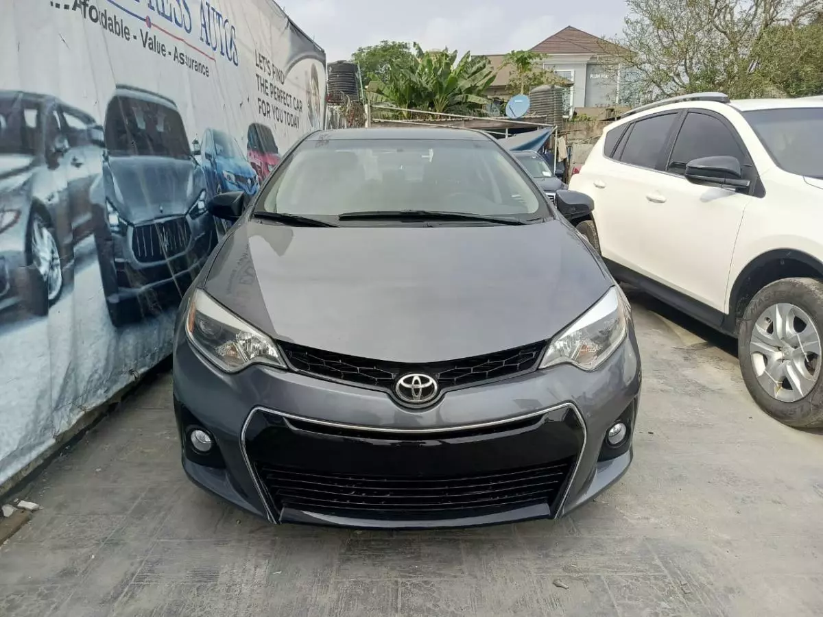 Toyota Corolla   - 2014