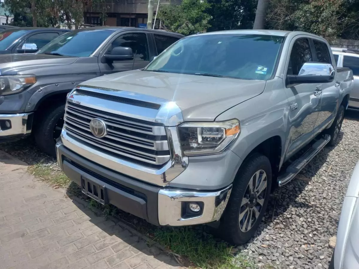 Toyota Tundra   - 2018