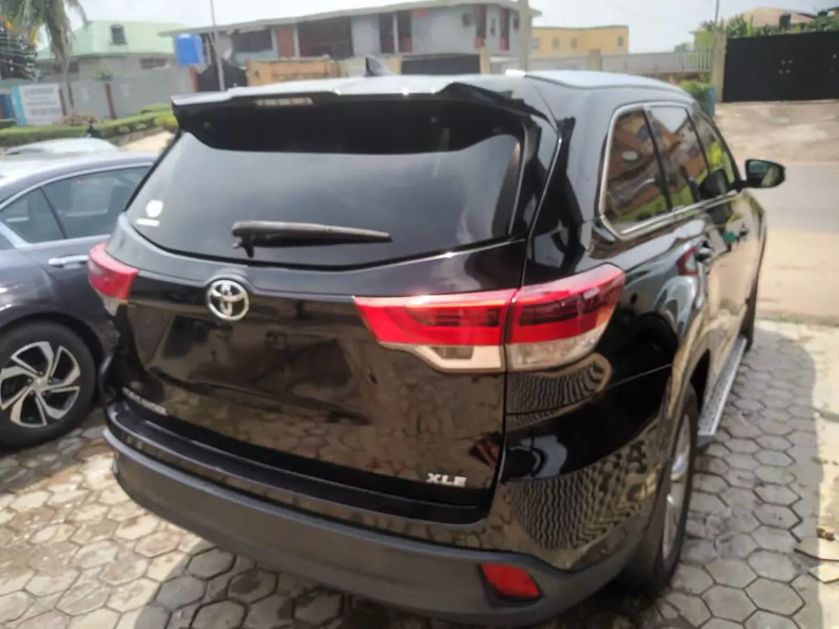 Toyota Highlander   - 2015