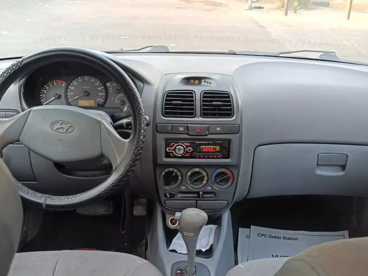 Hyundai Verna   - 2012