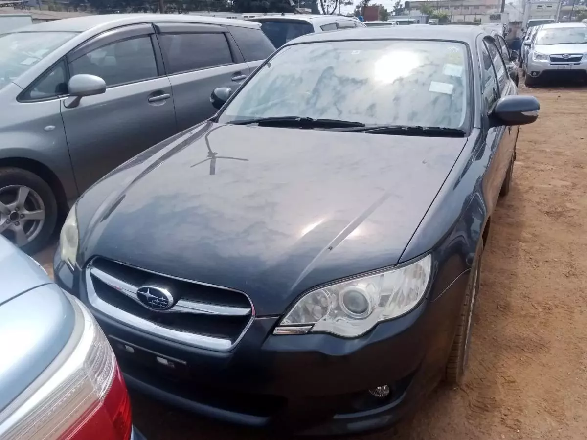 Subaru Legacy   - 2009