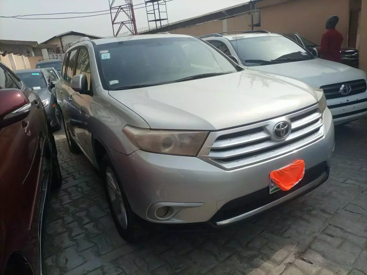 Toyota Highlander - 2010