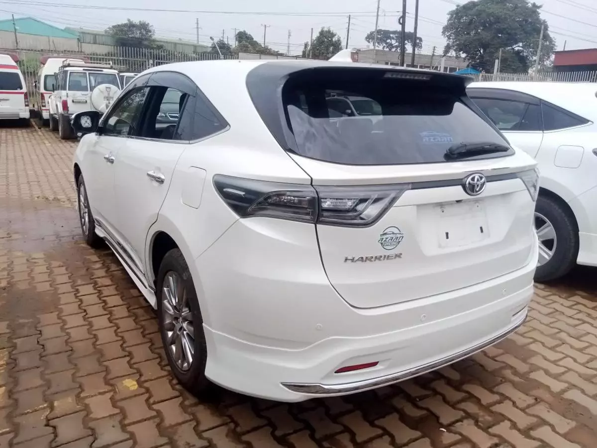 Toyota Harrier   - 2014