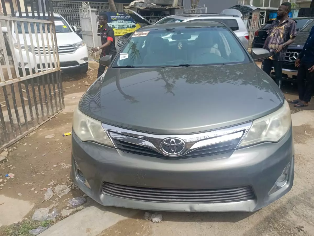 Toyota Camry   - 2013