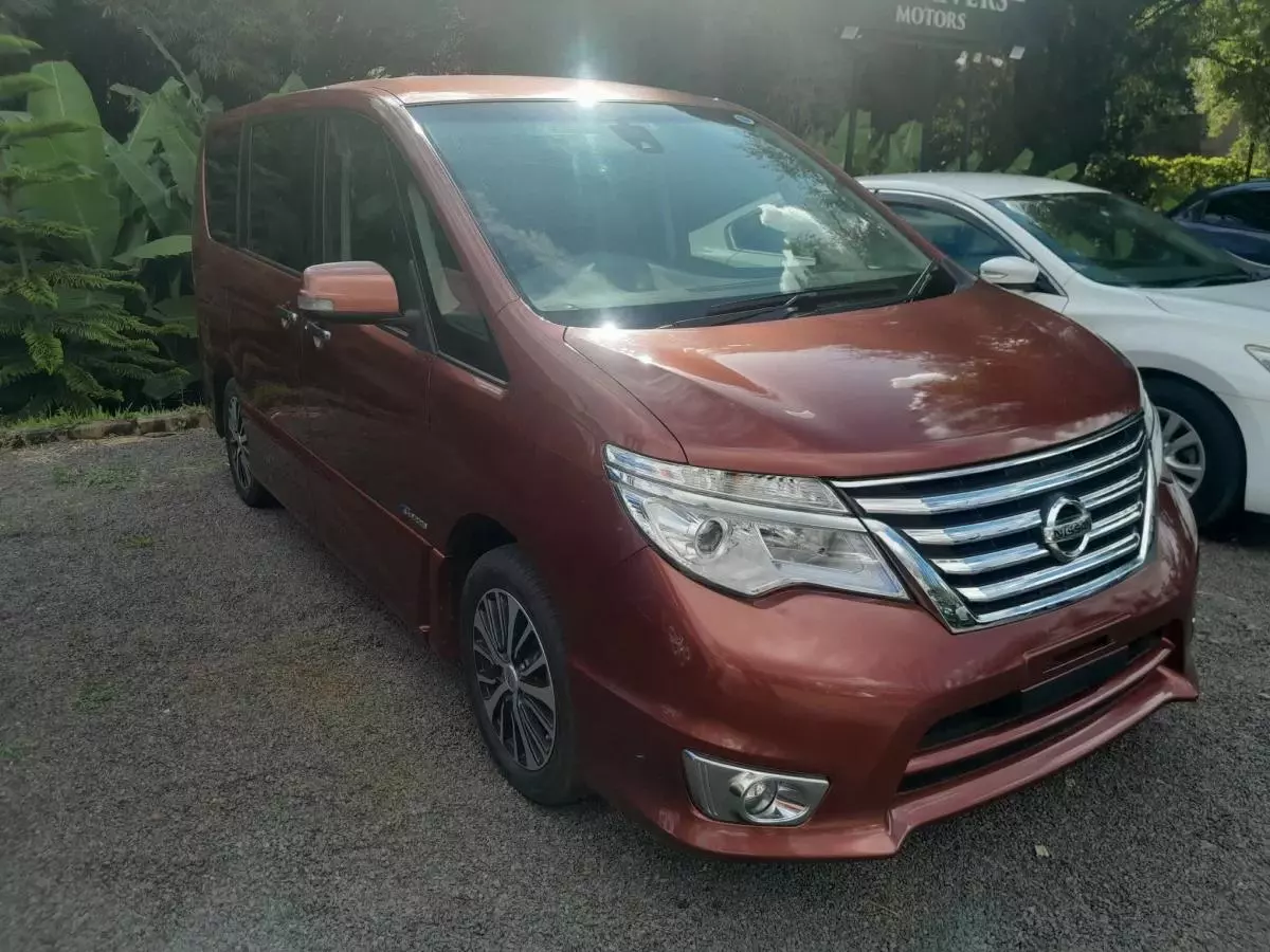 Nissan Serena   - 2016