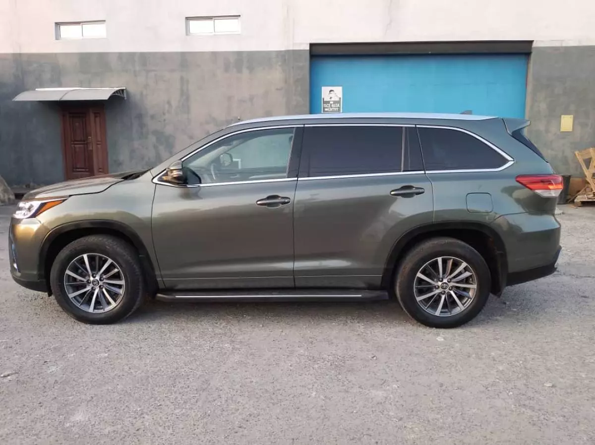 Toyota Highlander   - 2018