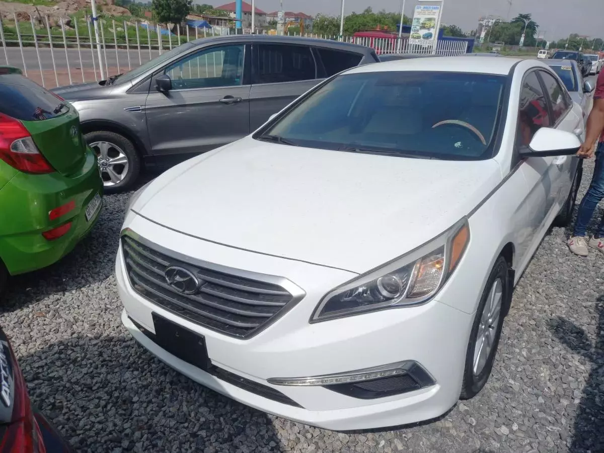 Hyundai Sonata   - 2016