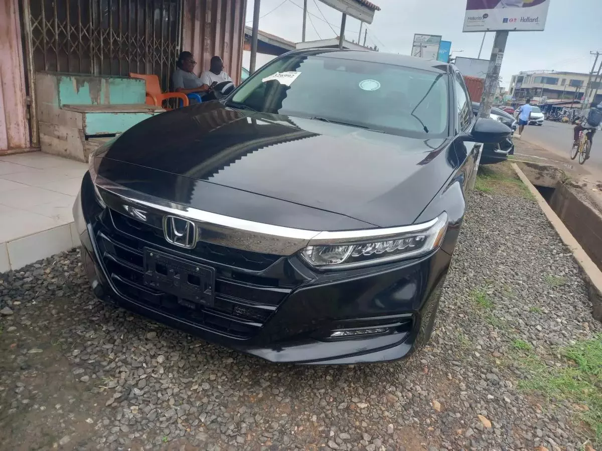 Honda Accord   - 2019