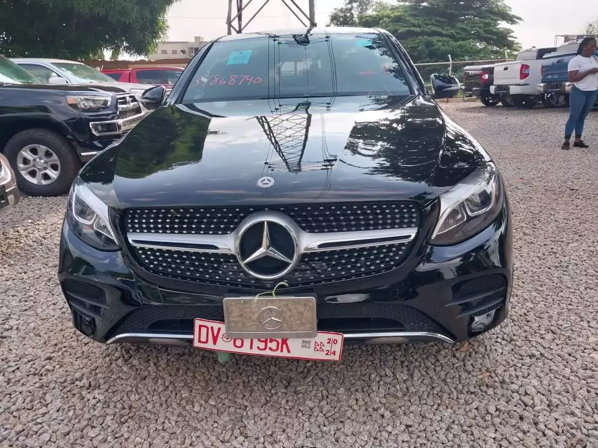 Mercedes-Benz GLC 300   - 2017