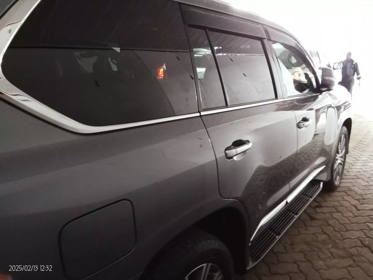 Lexus LX 570   - 2018