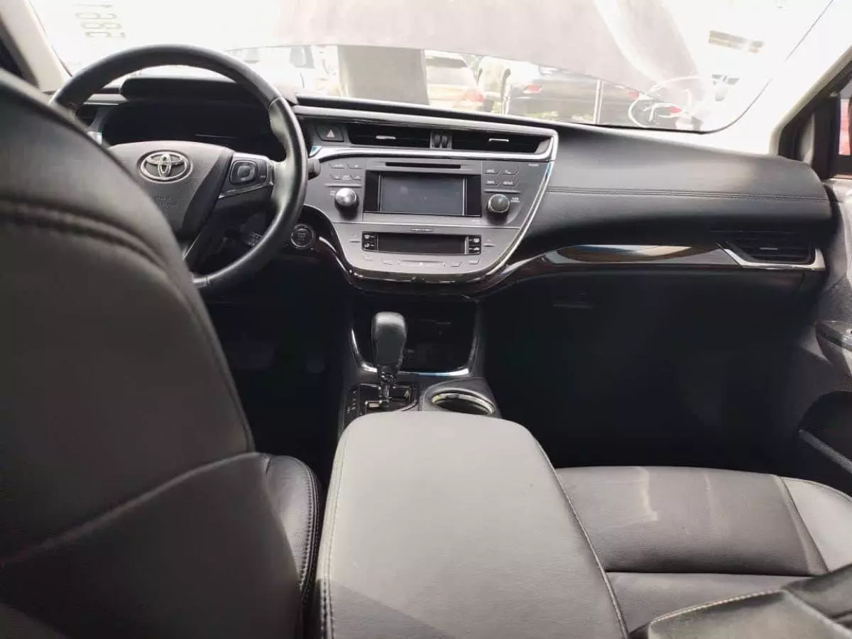 Toyota Avalon - 2013