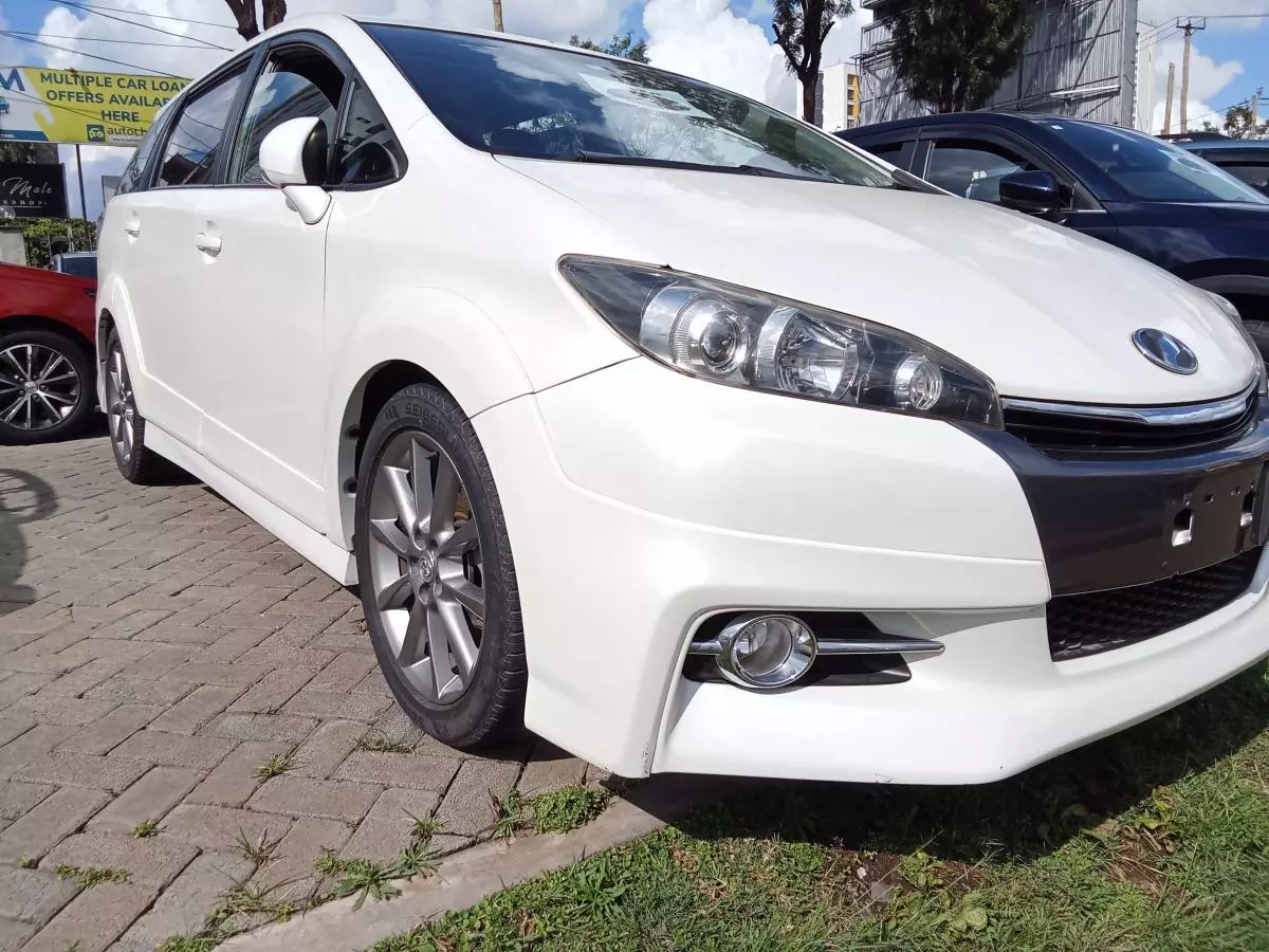 Toyota Wish   - 2016