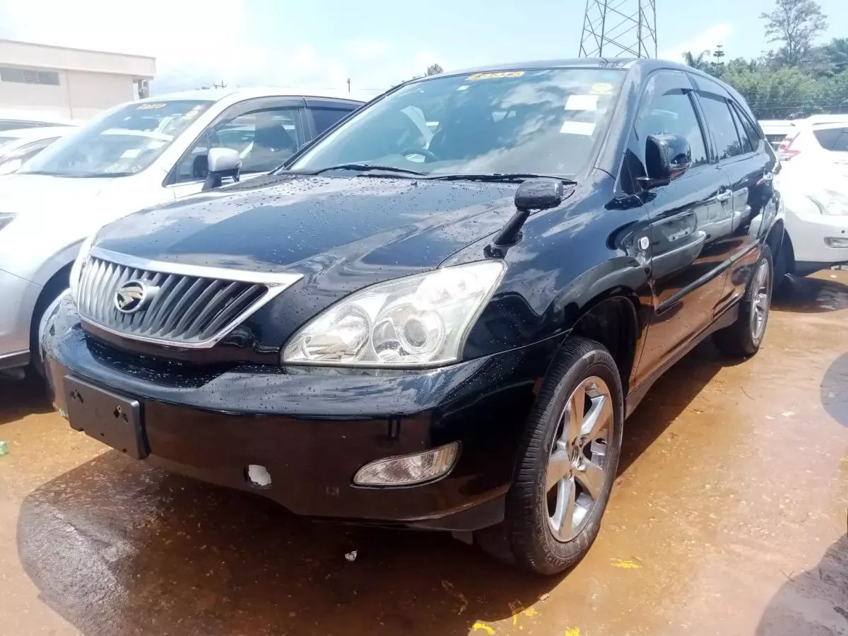 Toyota Harrier   - 2011