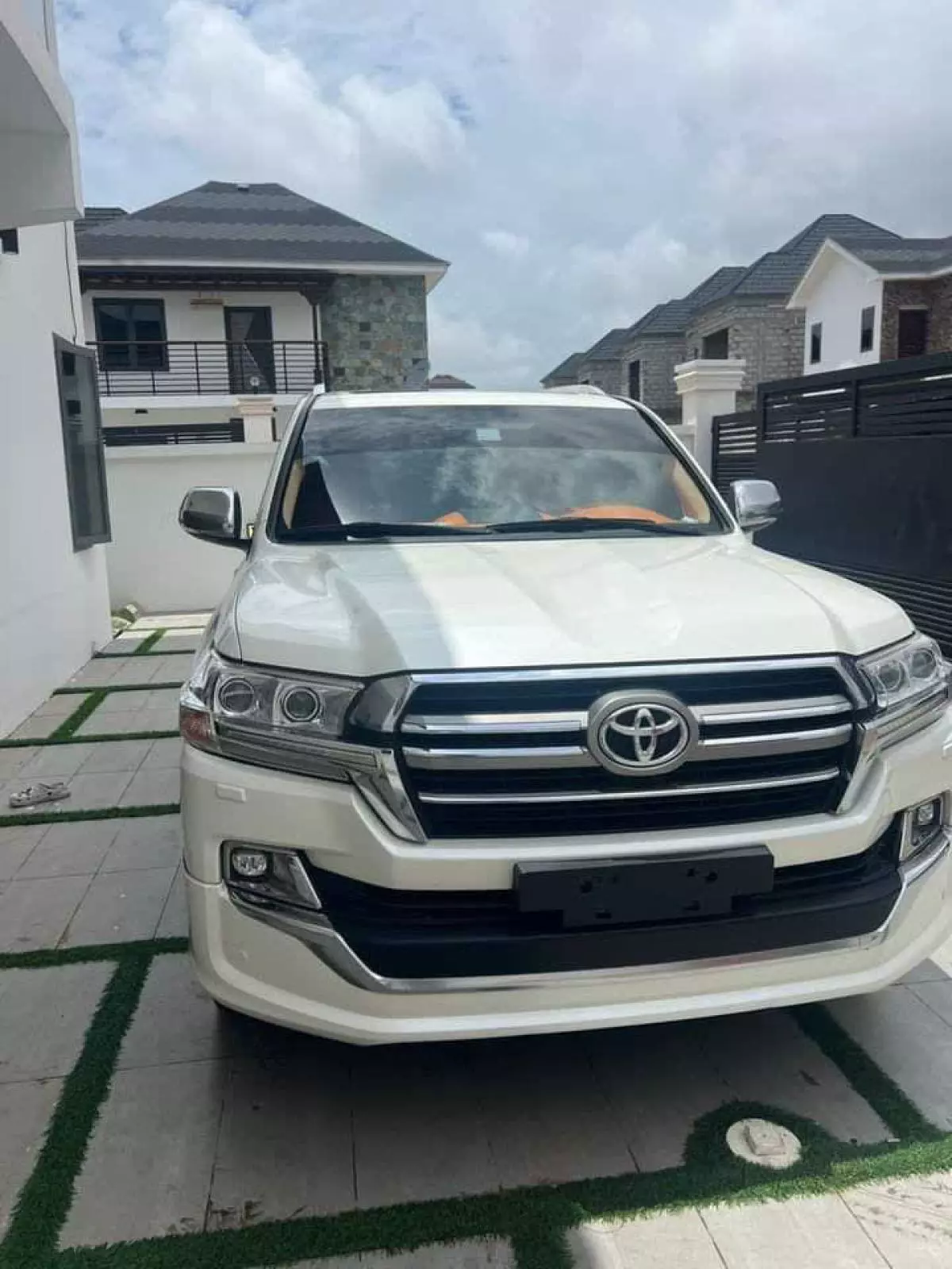 Toyota Landcruiser Vx V8    - 2019