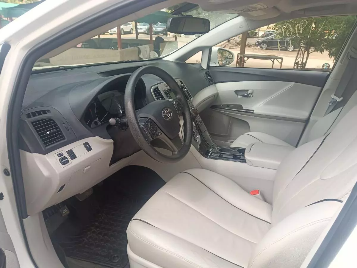 Toyota Venza   - 2014