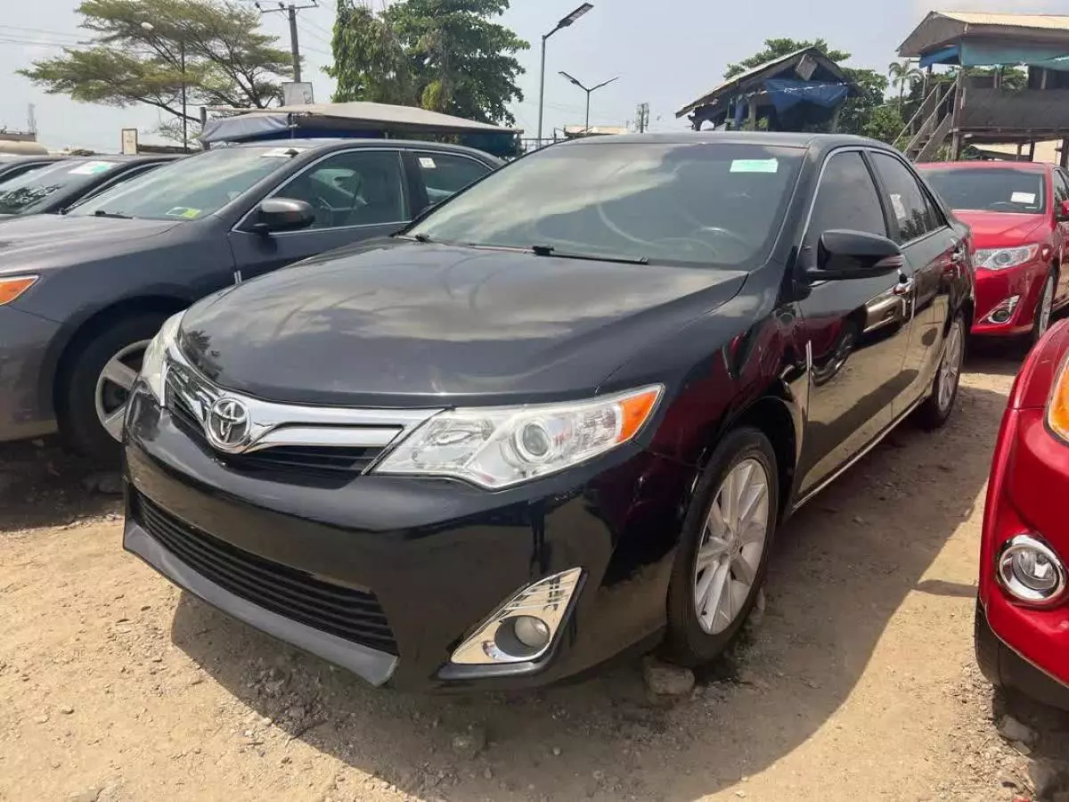 Toyota Camry   - 2012