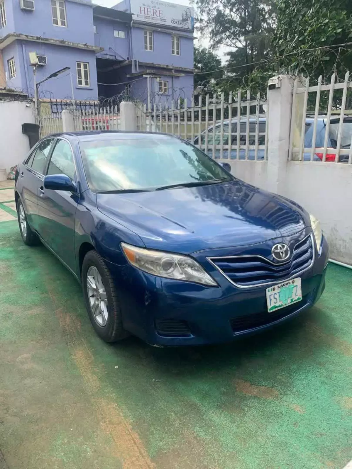 Toyota Camry   - 2011