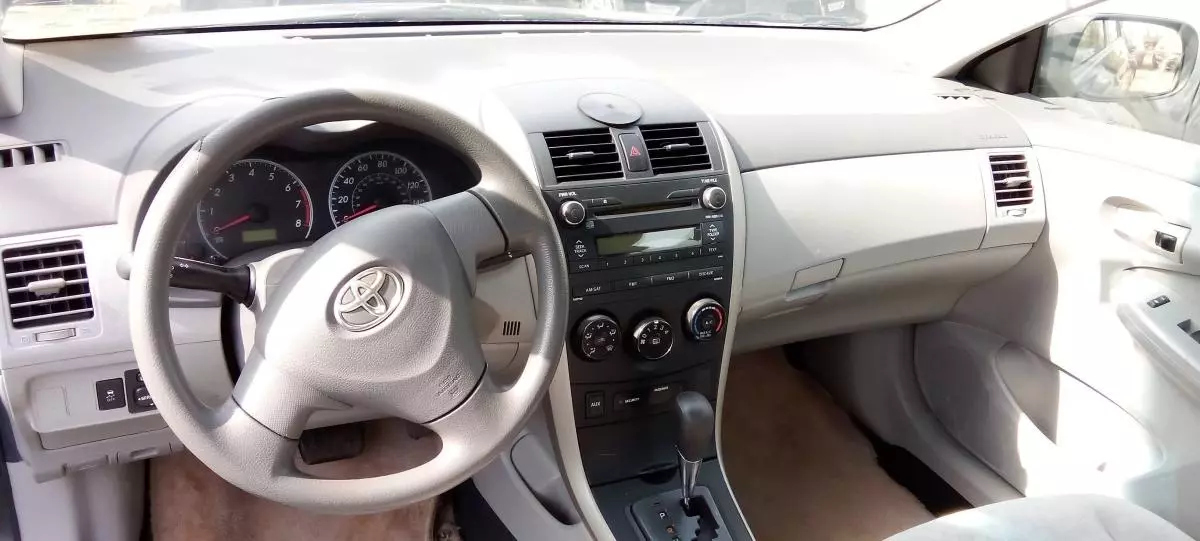 Toyota Corolla - 2010