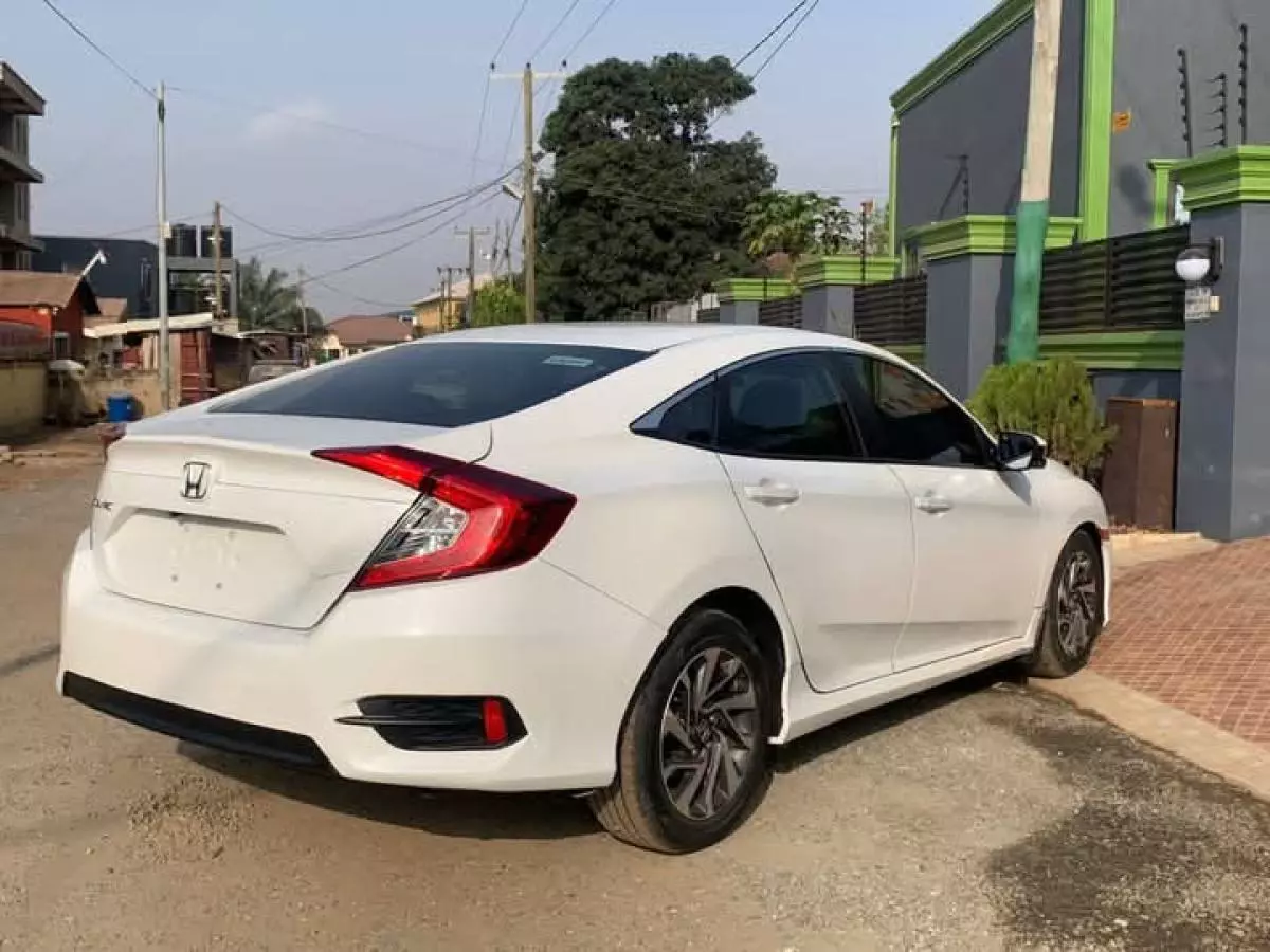 Honda Civic   - 2017