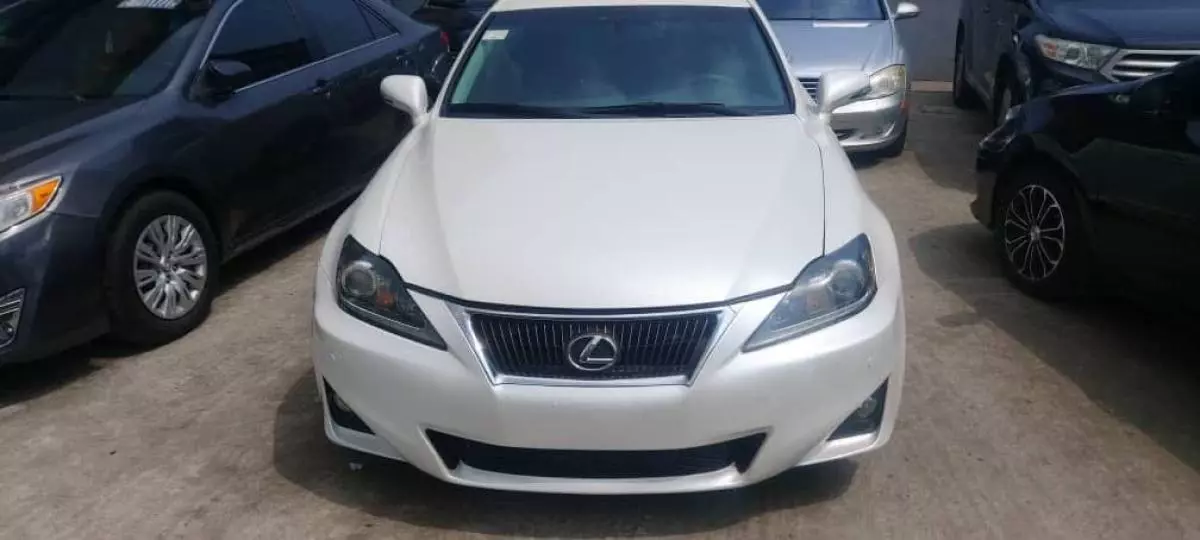 Lexus IS 250   - 2011