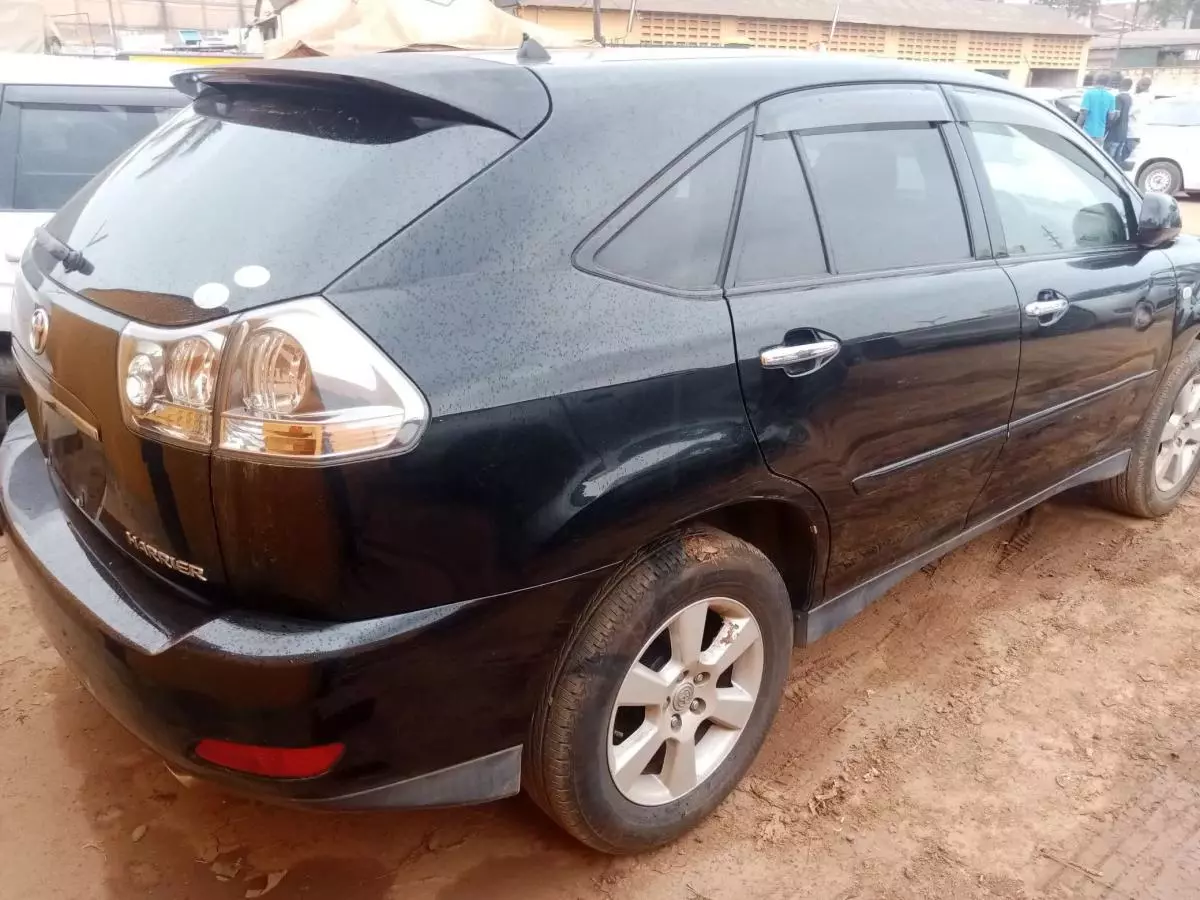 Toyota Harrier   - 2009