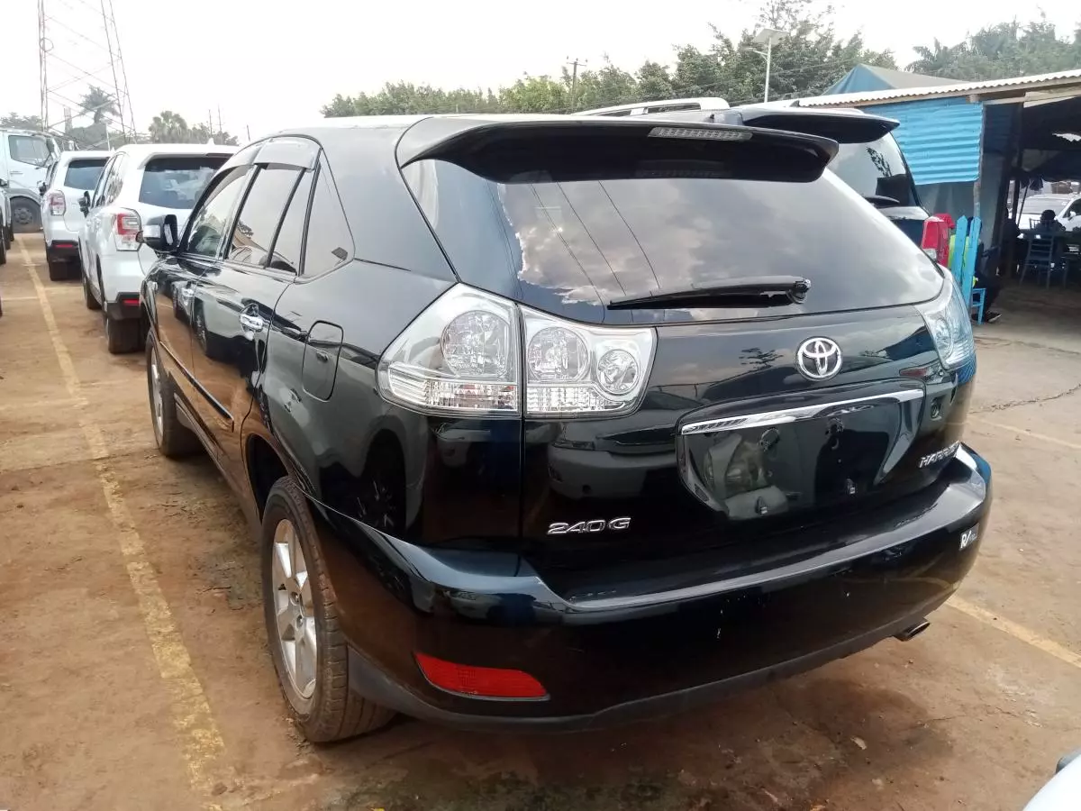 Toyota Harrier   - 2011