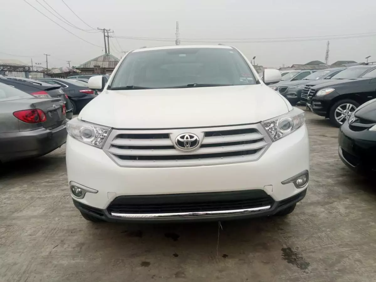 Toyota Highlander   - 2013