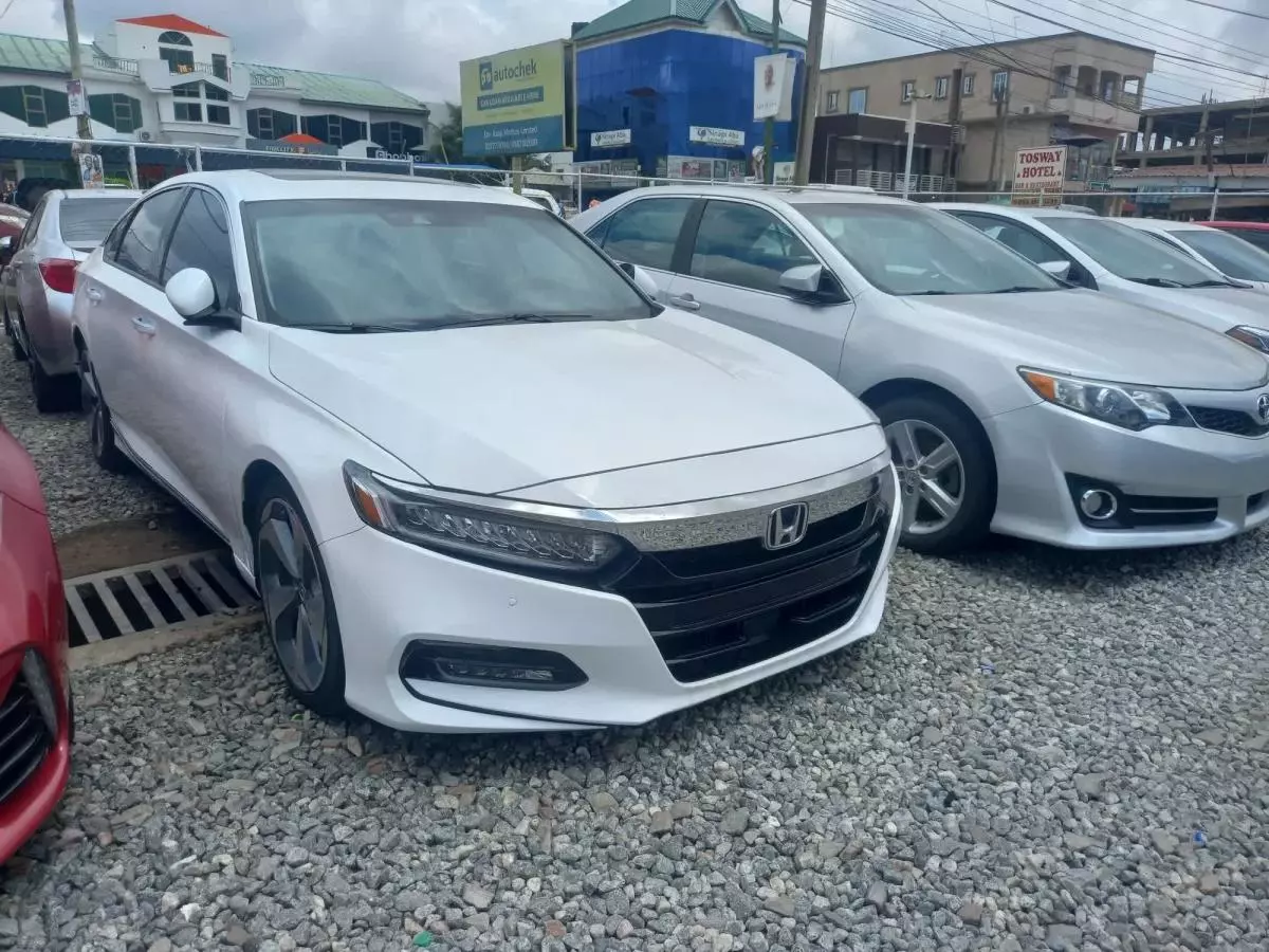 Honda Accord   - 2019