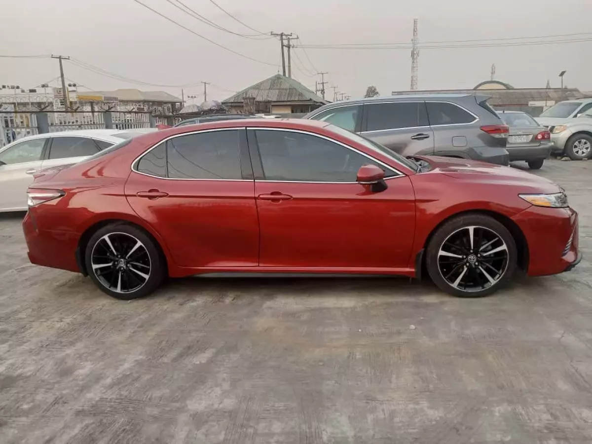 Toyota Camry   - 2019