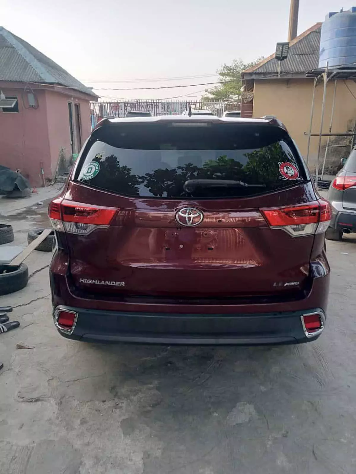 Toyota Highlander   - 2014