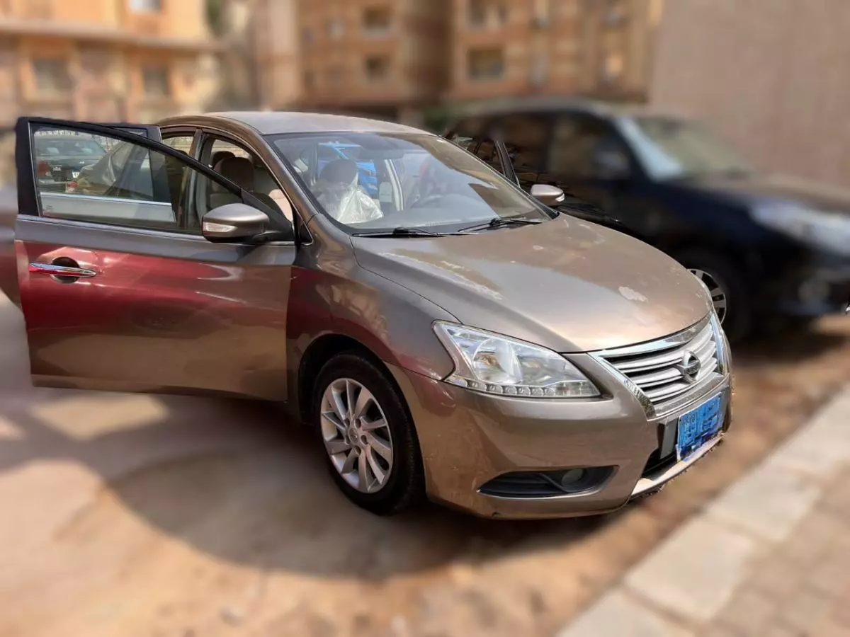 Nissan Sentra   - 2016