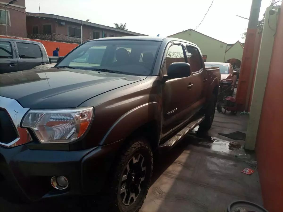 Toyota Tacoma - 2013