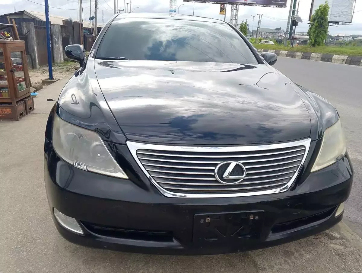 Lexus LS 460   - 2008