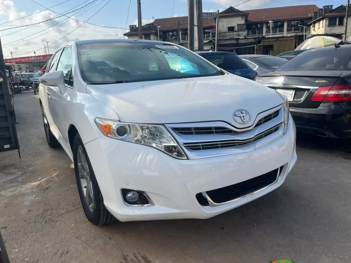 Toyota Venza   - 2016