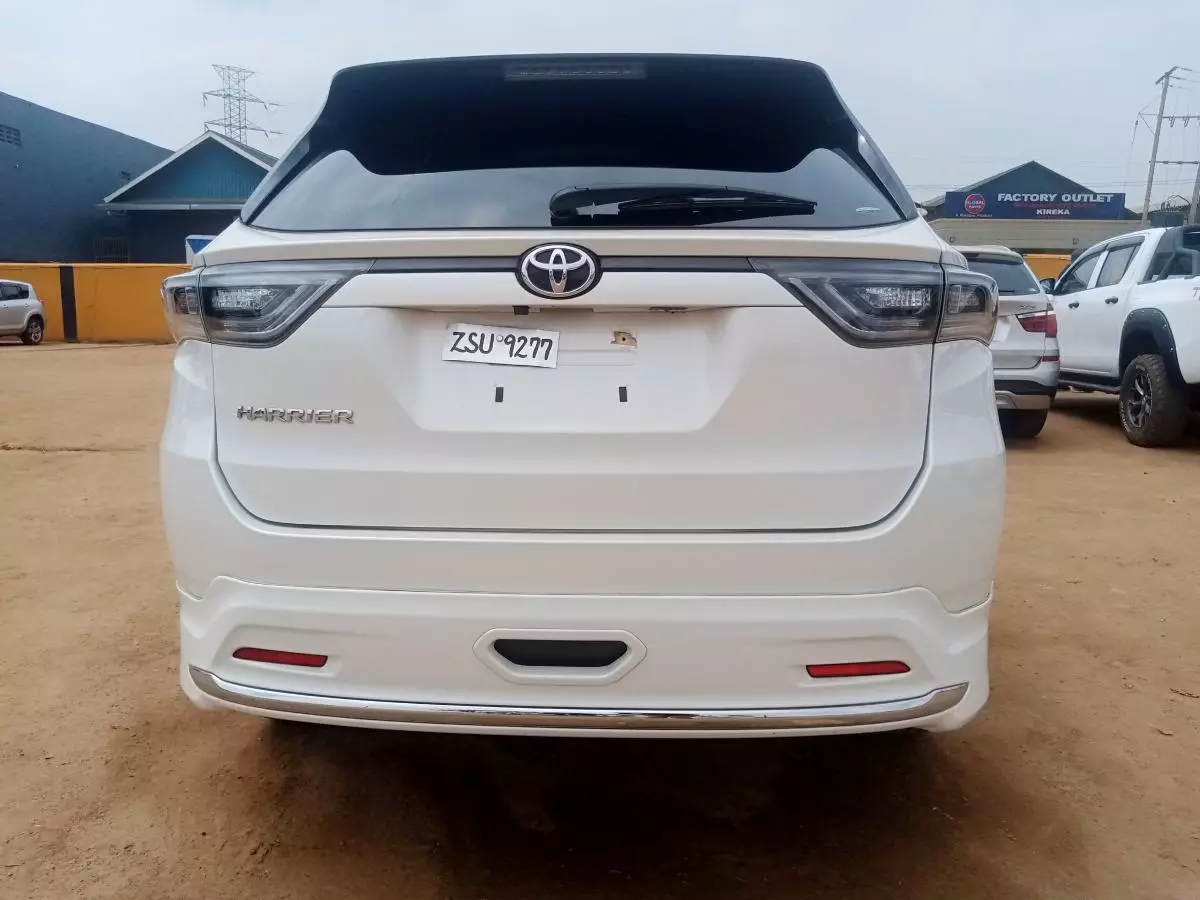 Toyota Harrier   - 2015