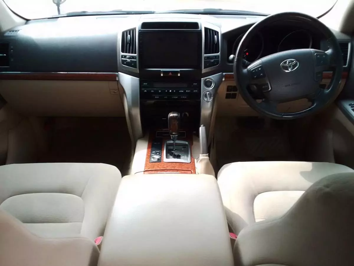 Toyota Landcruiser  V8 - 2015