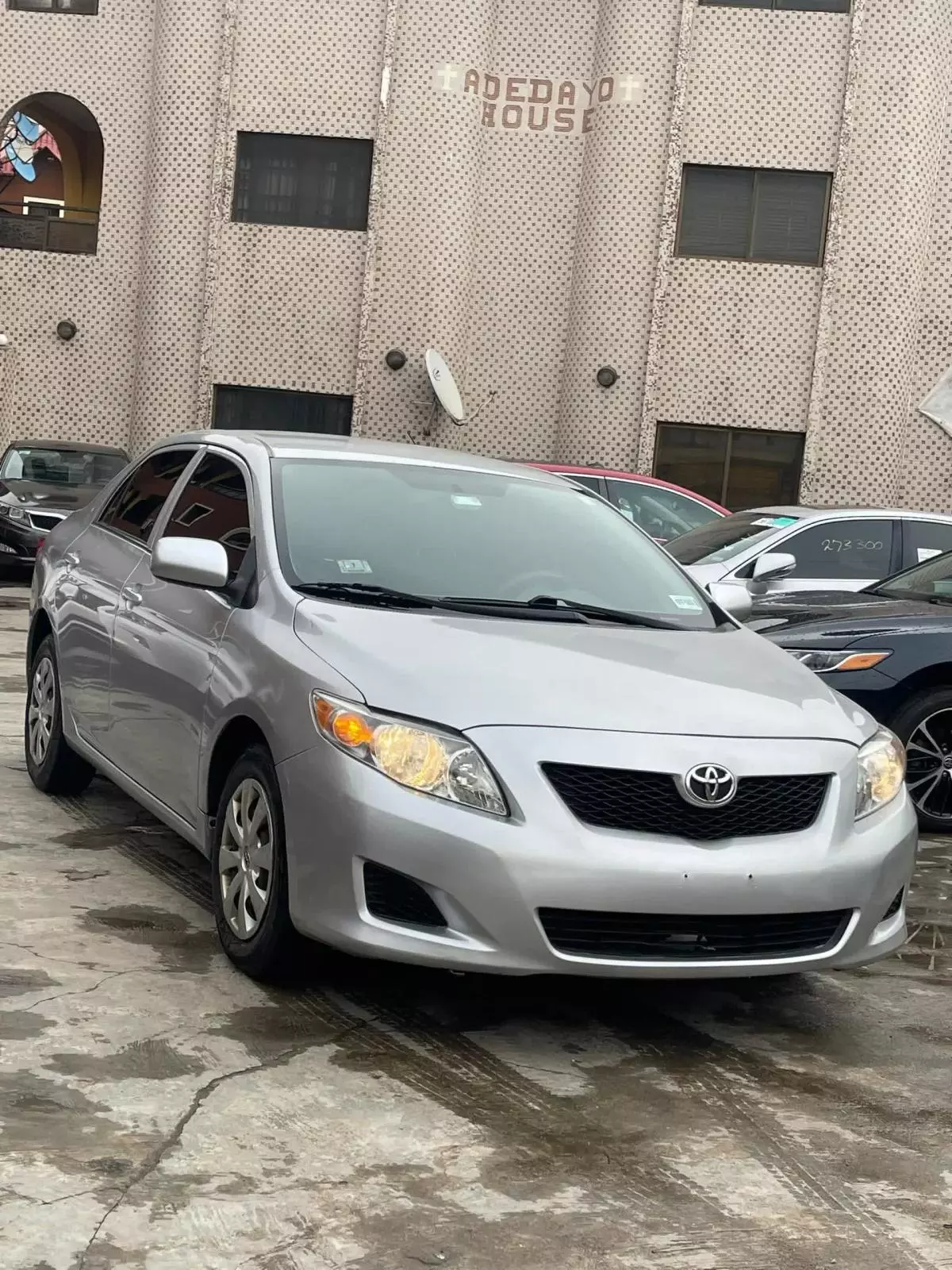 Toyota Corolla   - 2010