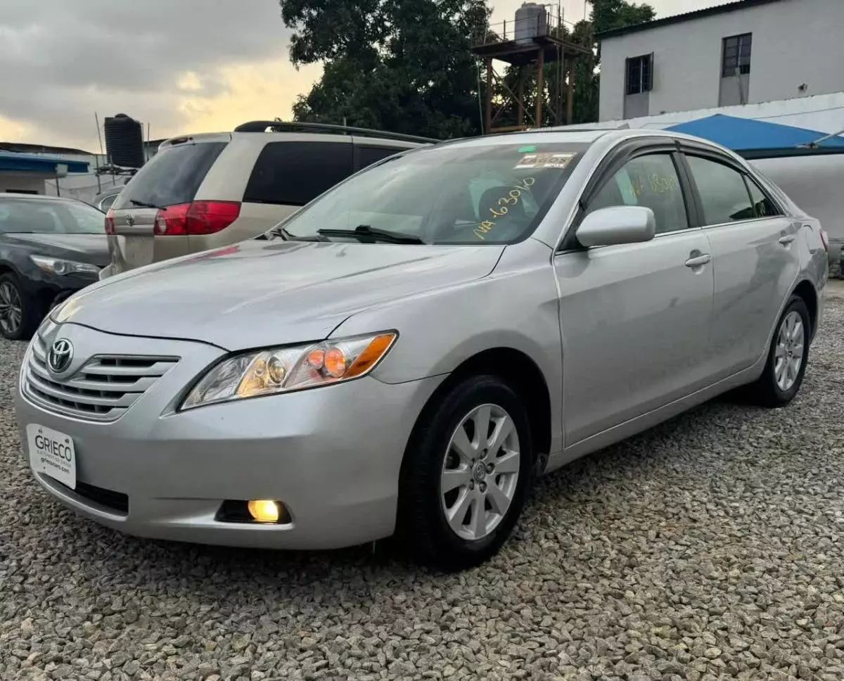 Toyota Camry   - 2008