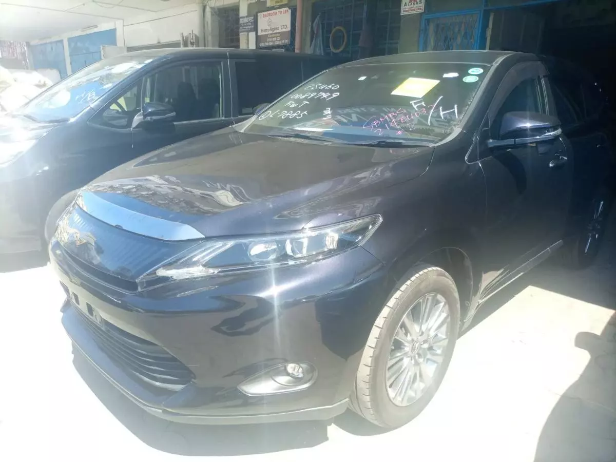 Toyota Harrier - 2016