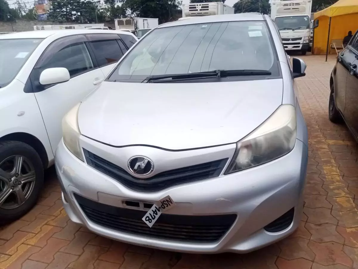 Toyota Vitz   - 2012