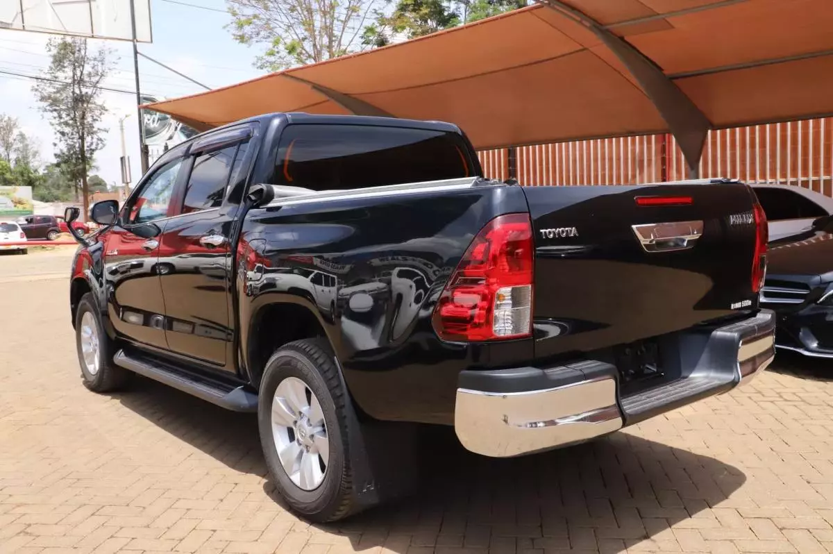 Toyota Hilux   - 2018